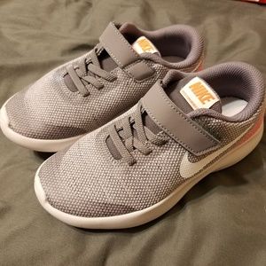 Nike Toddler/little kid sneakers